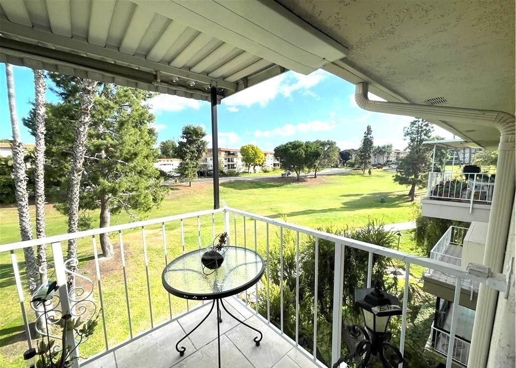 2390 Via Mariposa W ##3c - Photo 3 of 45