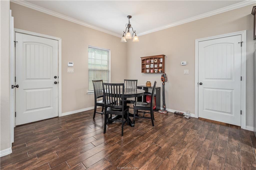 413 Ash St #411 - Photo 4 of 17