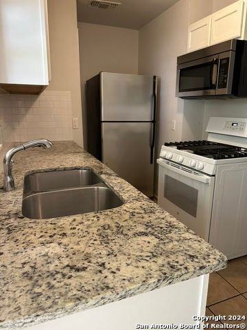 1221 Thorain Blvd - Photo 3 of 7