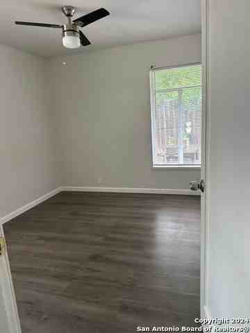 1221 Thorain Blvd - Photo 4 of 7