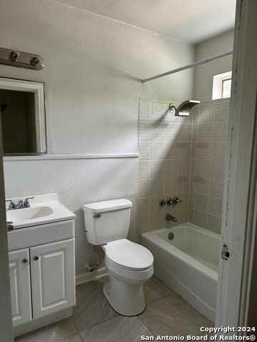 1221 Thorain Blvd - Photo 5 of 7