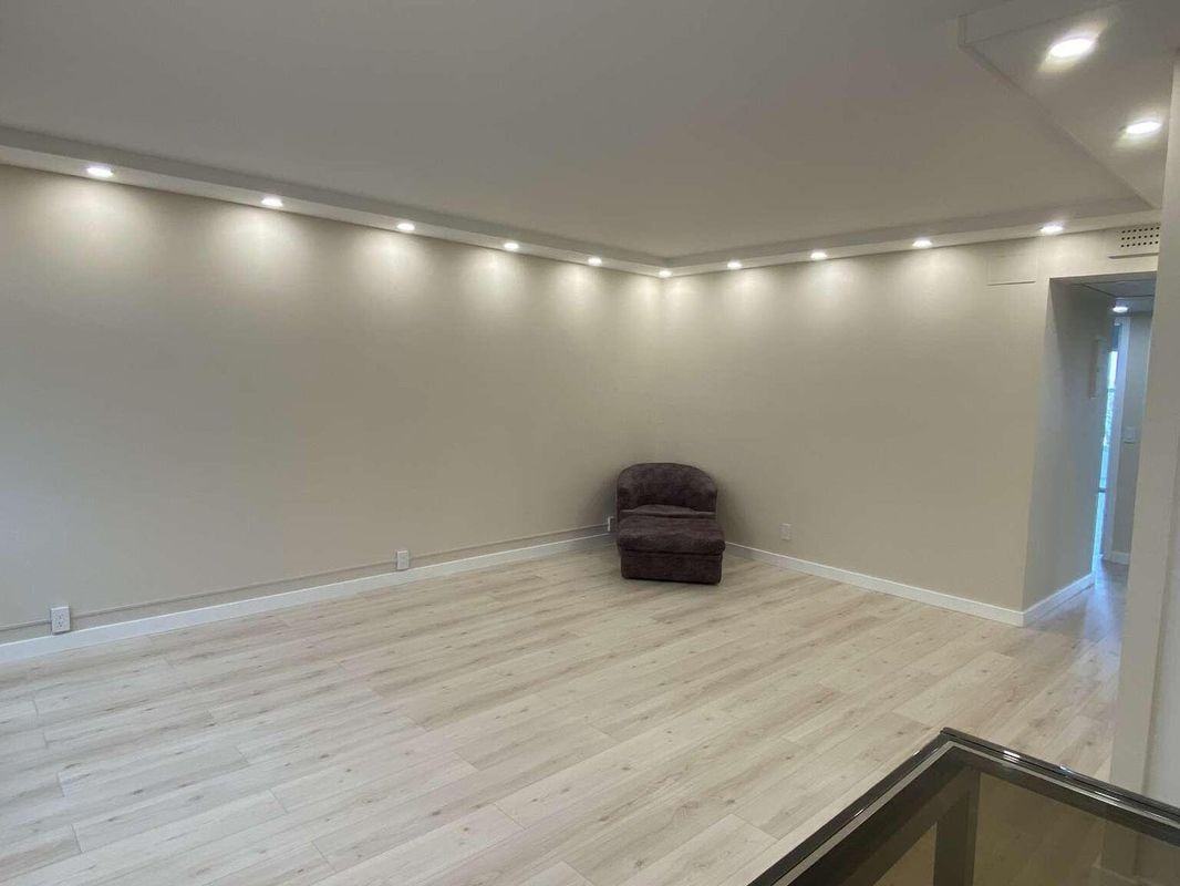 4048 Exeter C - Photo 2 of 22