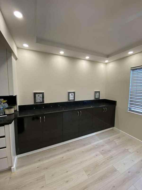 4048 Exeter C - Photo 4 of 22