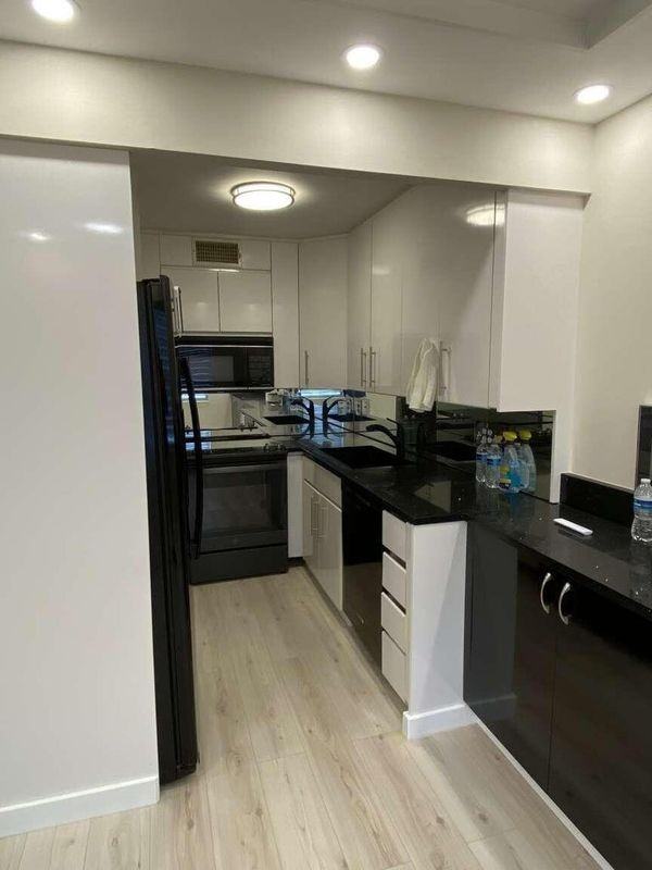 4048 Exeter C - Photo 6 of 22