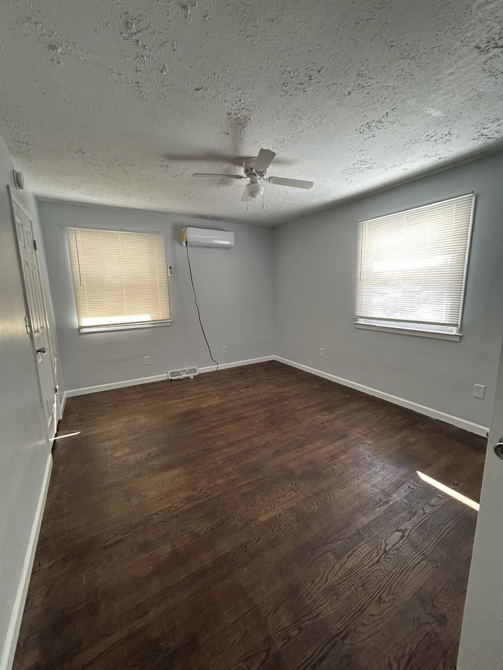 116 Clinton Springs Ave #3 - Photo 2 of 6