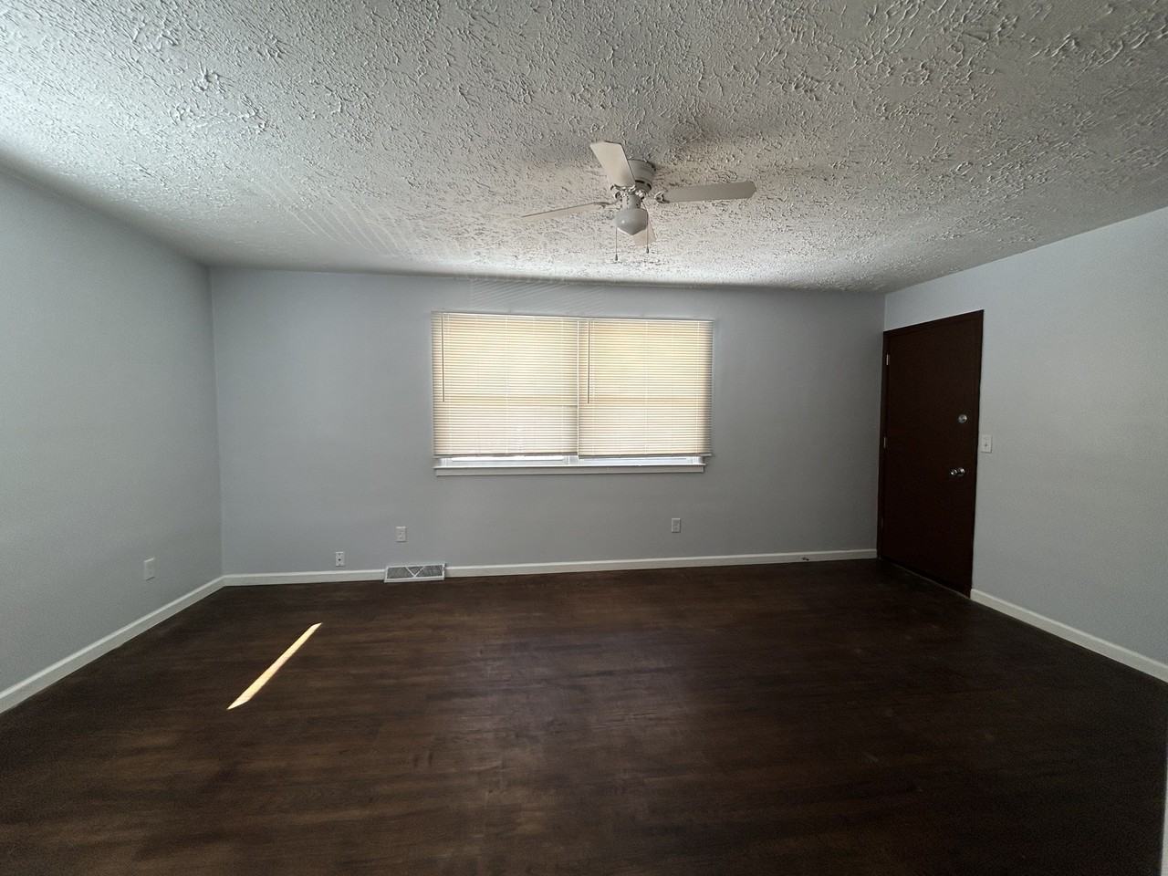 116 Clinton Springs Ave #3 - Photo 5 of 6