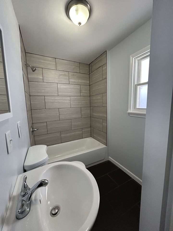 116 Clinton Springs Ave #3 - Photo 6 of 6