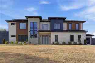 556 Versailles Dr - Photo 1 of 1