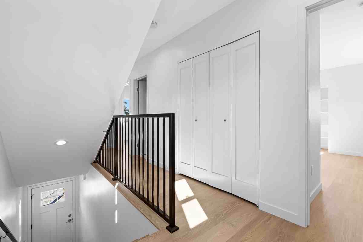 4787 Panorama Dr - Photo 5 of 23