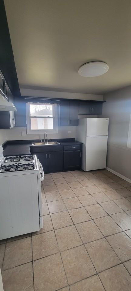 235 Indianwood Blvd - Photo 4 of 9