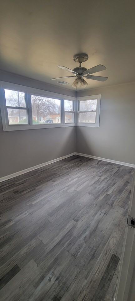 235 Indianwood Blvd - Photo 6 of 9