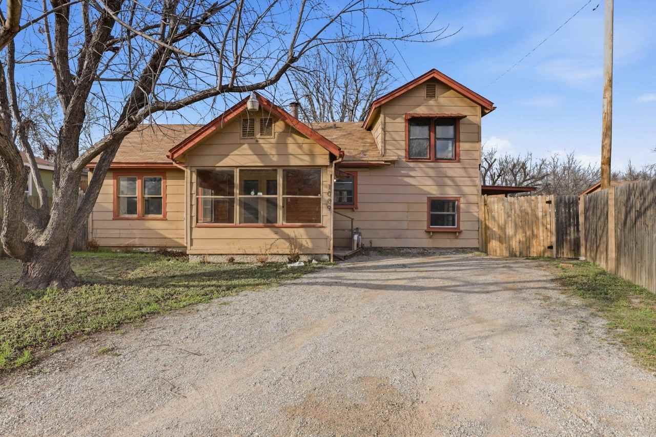 1009 Nw 97th St #1 - Photo 2 of 33