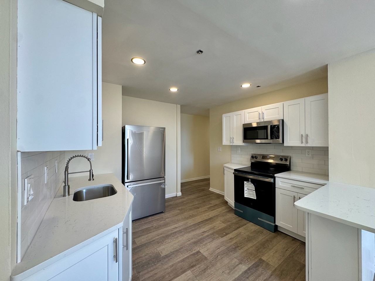 5600 Germantown - Photo 2 of 40