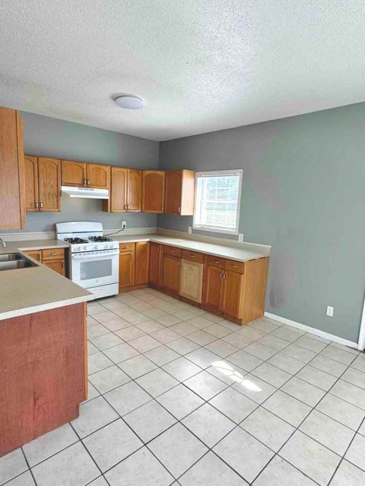 446 W Parish Rd - Photo 6 of 20