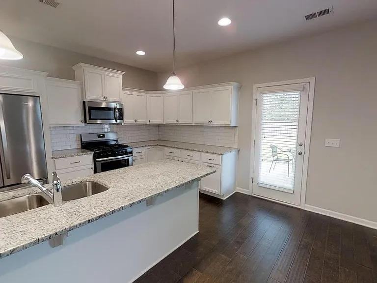 2623 Dunkirk Cir - Photo 4 of 11