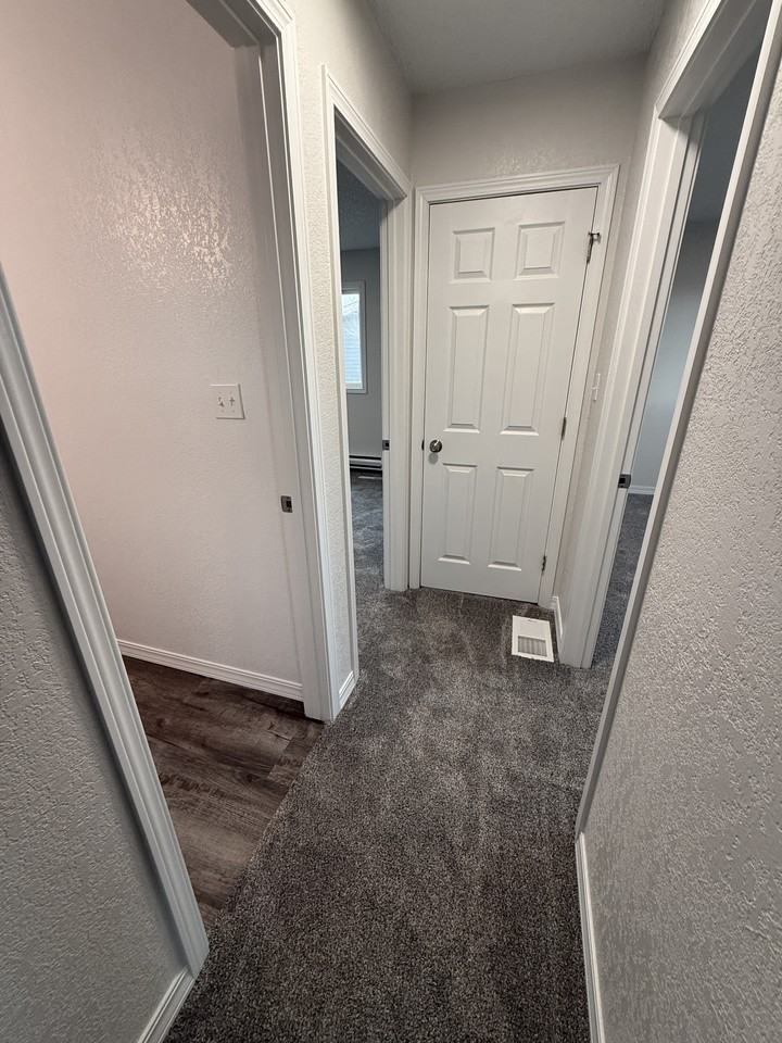 6233 43rd St Sw #1 - Photo 4 of 23