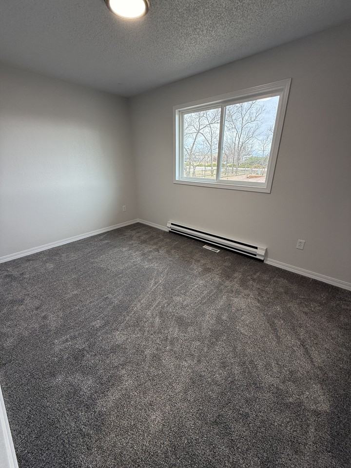 6233 43rd St Sw #1 - Photo 7 of 23