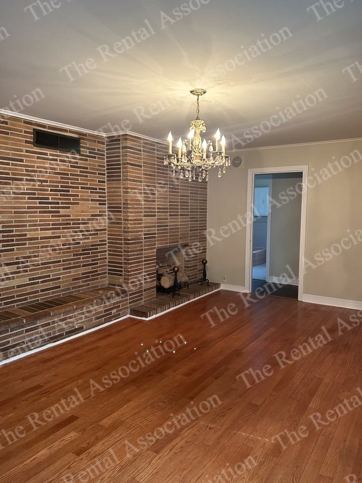 3901 Blanks St #1 - Photo 4 of 31