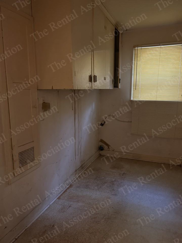 3901 Blanks St #1 - Photo 7 of 31