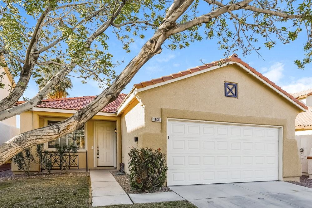 1931 Giant Pine Ave - Photo 3 of 16