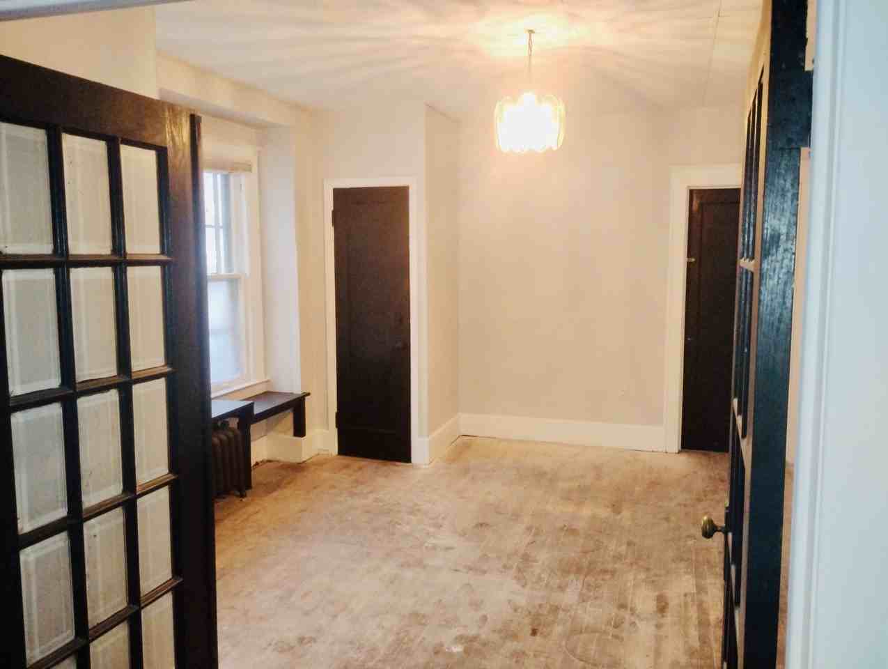 816 Algonquin St #1 - Photo 4 of 9