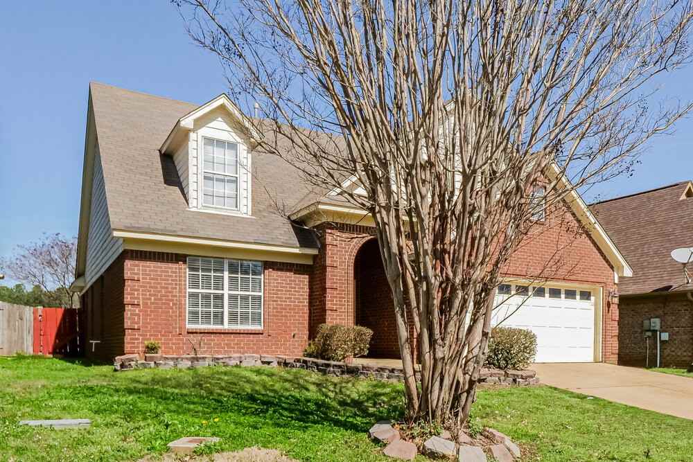 1118 Greenwich Dr - Photo 4 of 17