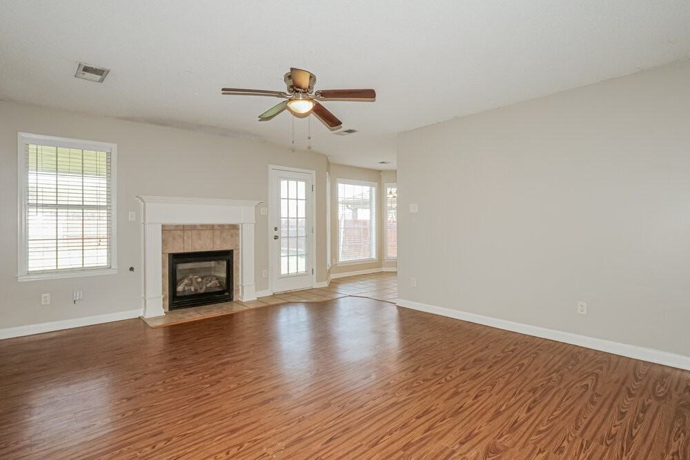 1118 Greenwich Dr - Photo 5 of 17