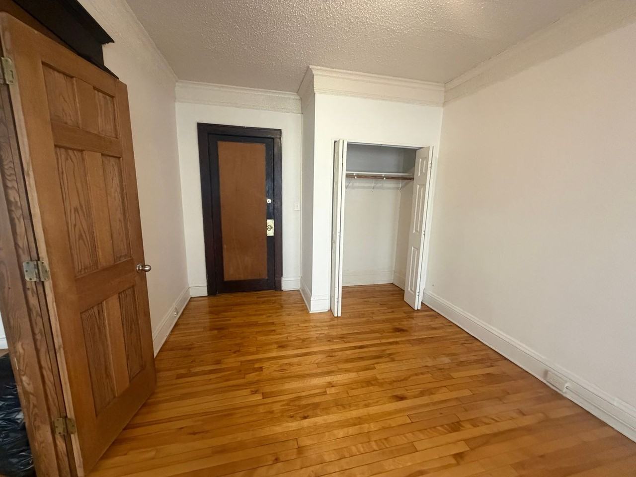 1912 3rd Av - Photo 3 of 32