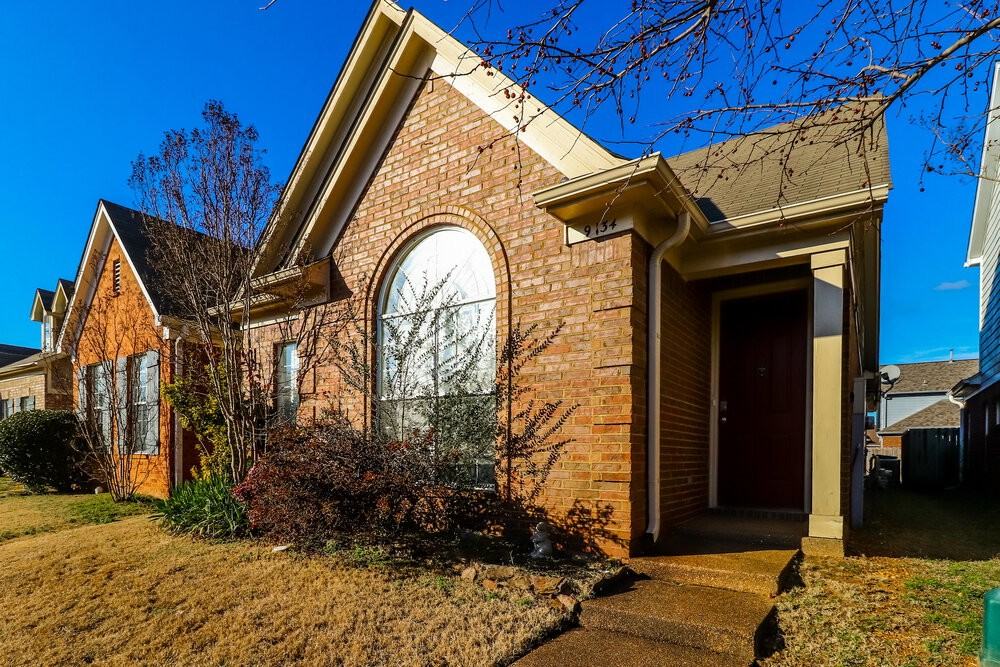 9134 Cinderhill Cv E - Photo 3 of 16