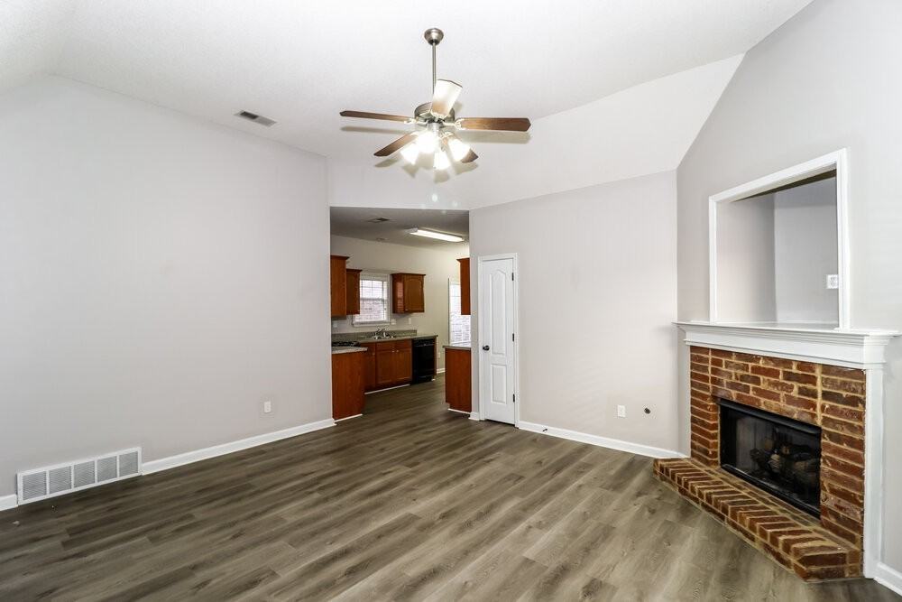 9134 Cinderhill Cv E - Photo 5 of 16