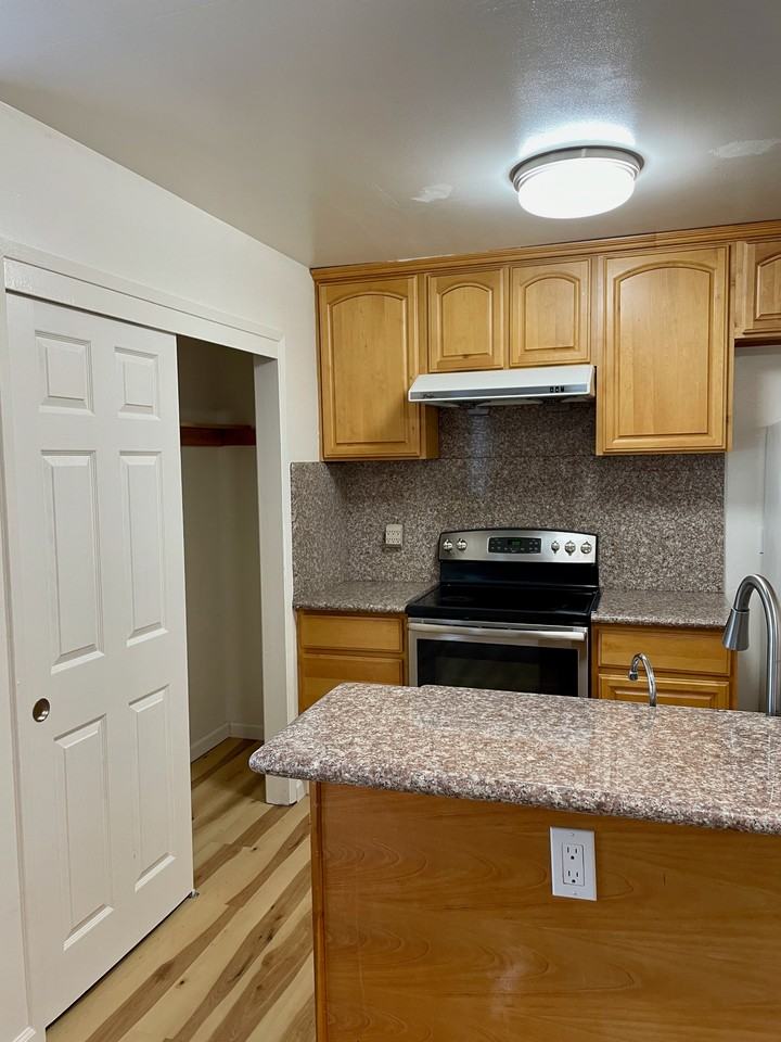 365 North 3rd Street - 1Apt 1 #1 - Photo 4 of 18