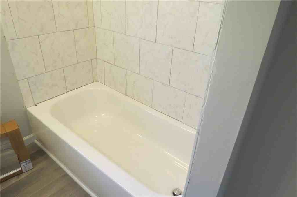 290 Henry St Se #A - Photo 5 of 10