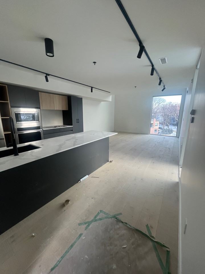 238 6-238 Wellington Crescent #6 - Photo 2 of 10