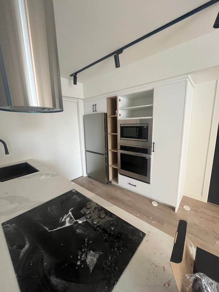 238 1-238 Wellington Crescent #1 - Photo 2 of 11