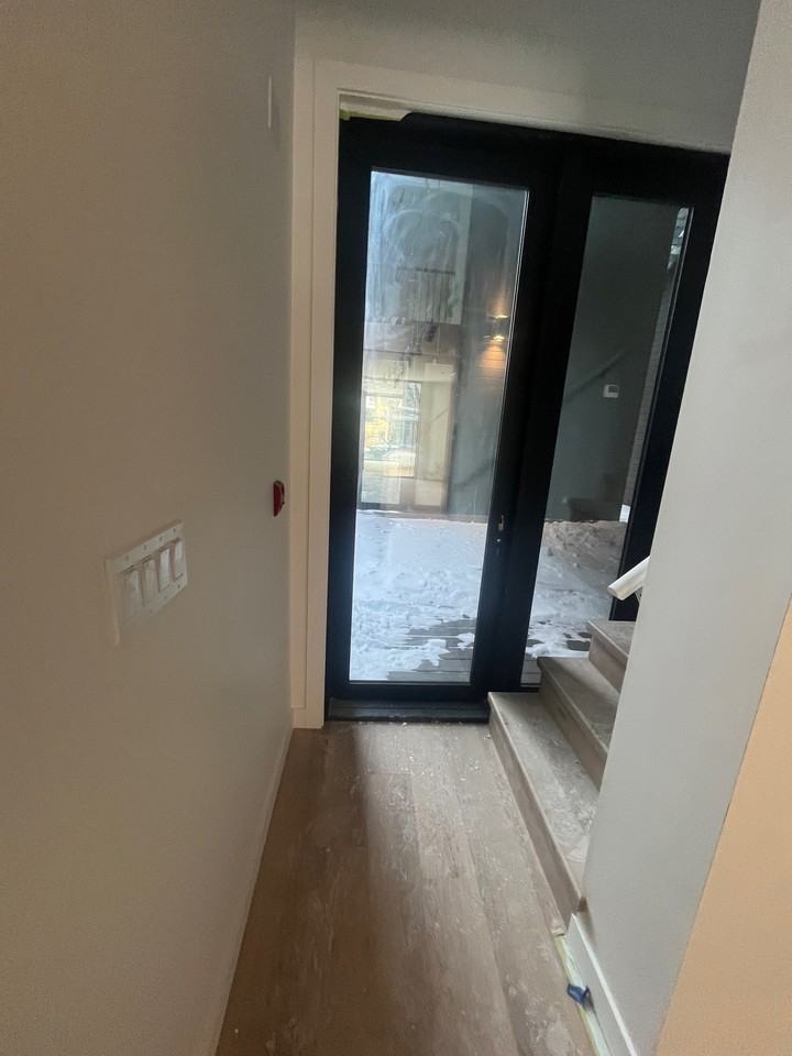 238 1-238 Wellington Crescent #1 - Photo 7 of 11