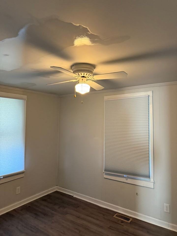 1307 Fisher St - Photo 6 of 13