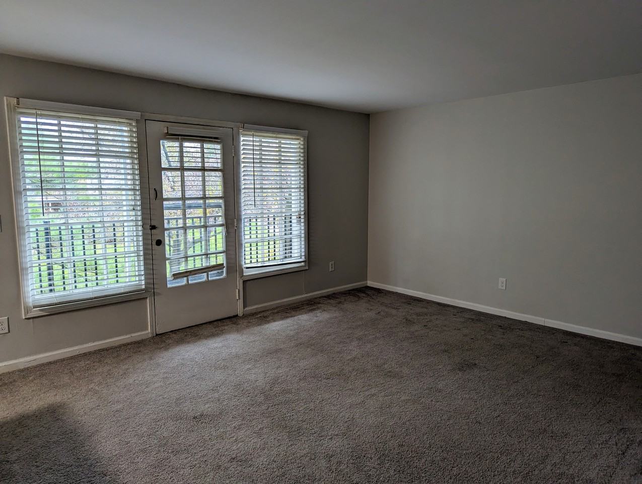 719 Whitcomb St #D - Photo 2 of 7