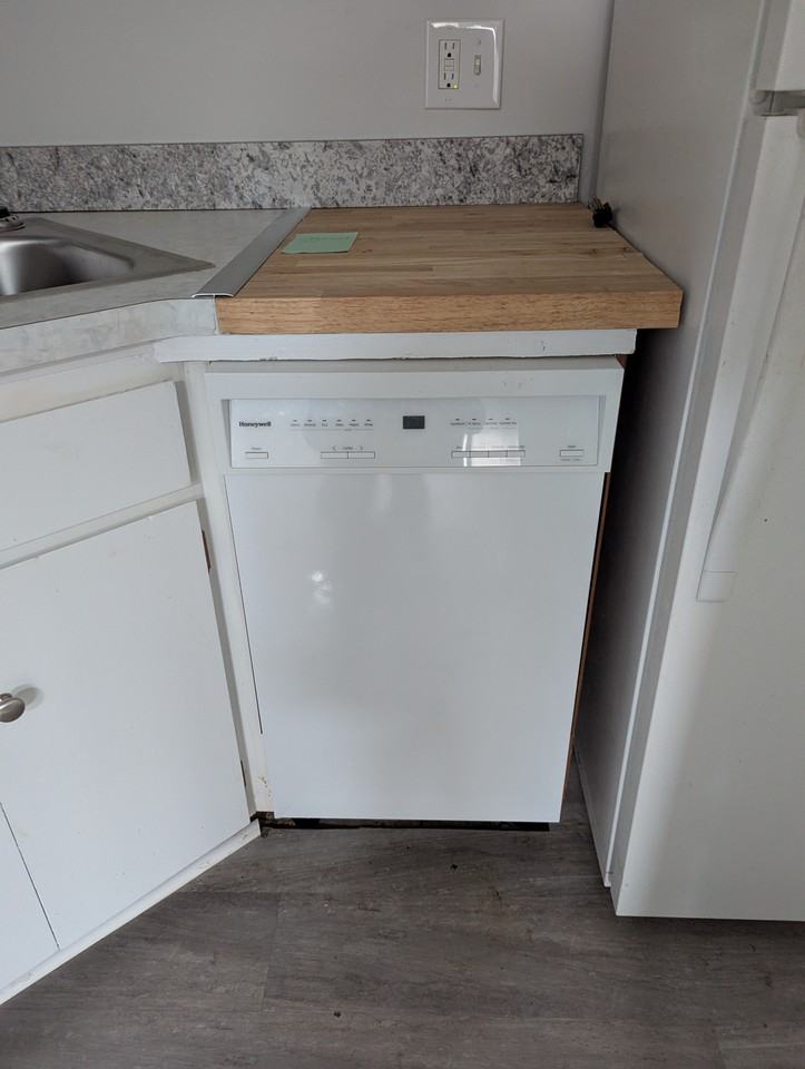 719 Whitcomb St #D - Photo 4 of 7