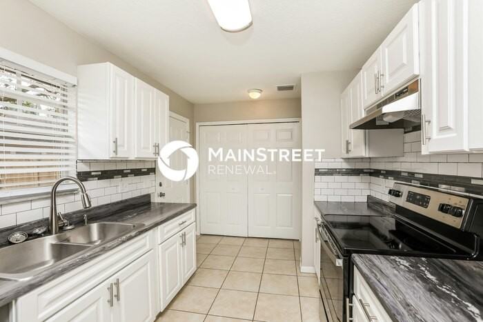 376 Chinaberry Ave - Photo 5 of 16