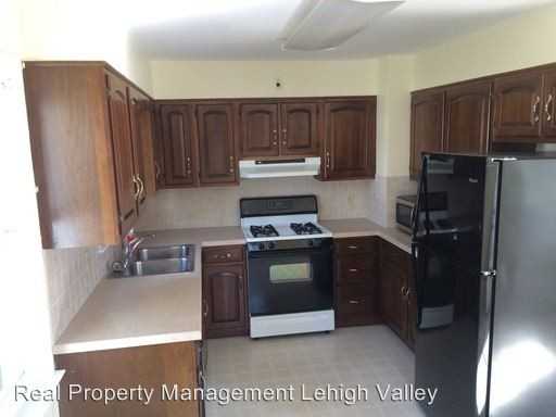 2673 Hermitage Ave - Photo 2 of 14