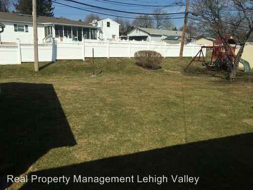 2673 Hermitage Ave - Photo 3 of 14