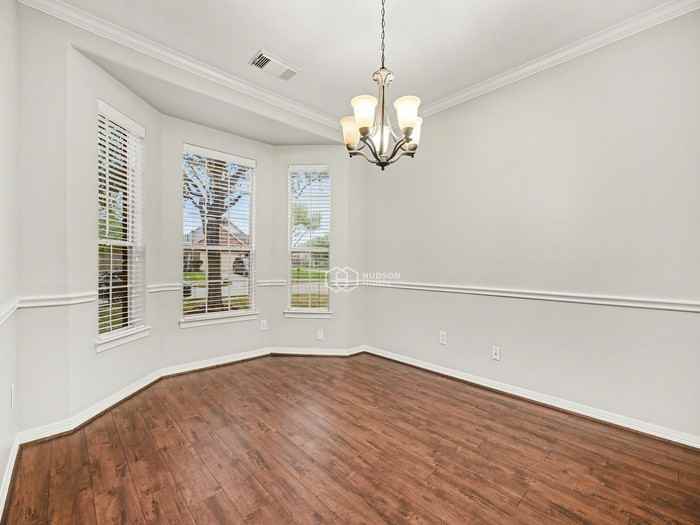 6160 Cornell Ln - Photo 4 of 28