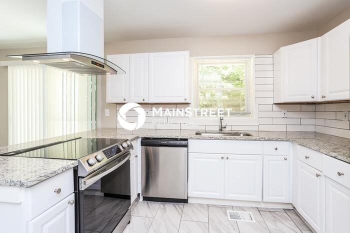 6033 Hillandale Dr - Photo 6 of 18