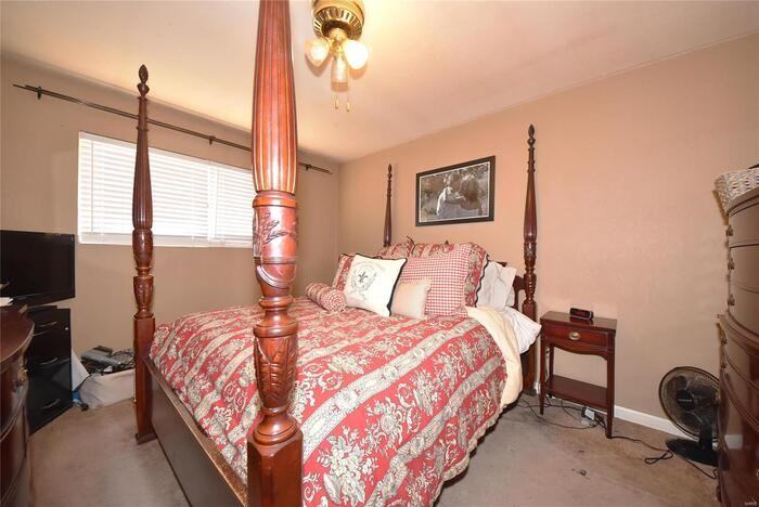 1605 Aspen Dr - Photo 6 of 32