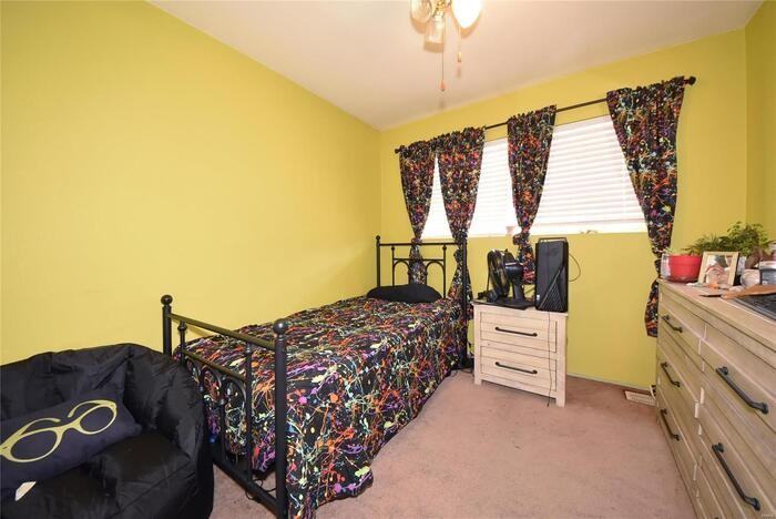 1605 Aspen Dr - Photo 7 of 32