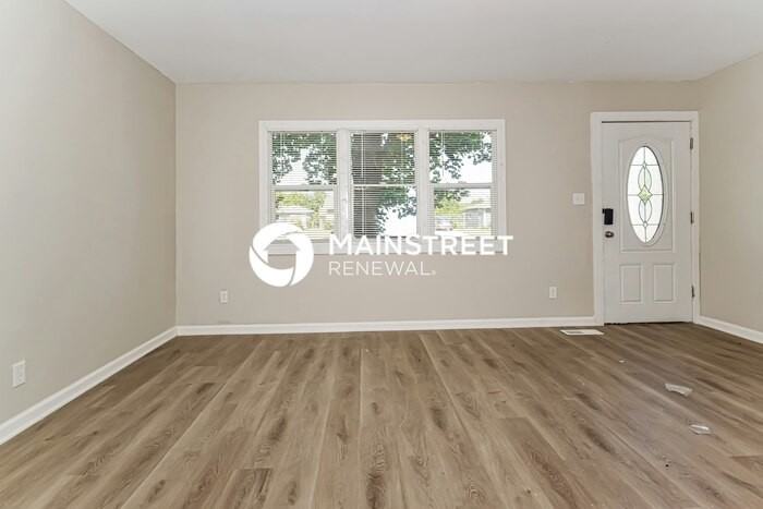 2813 Falcon Dr - Photo 2 of 15