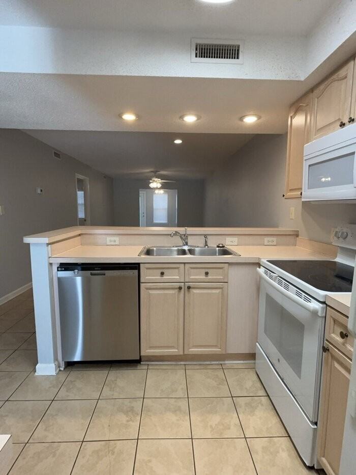 157 Egret Run Ln #512 - Photo 6 of 26