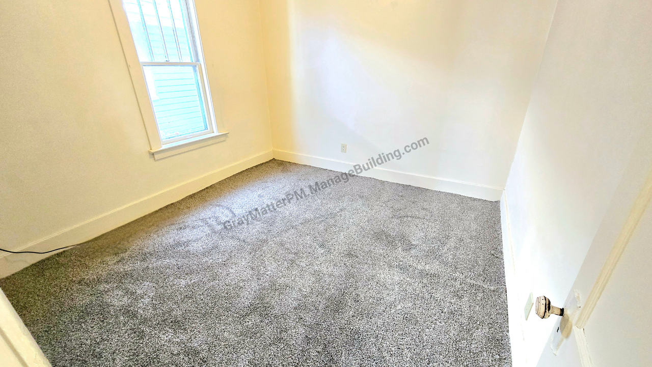 330 Hess Ave #2 - Photo 6 of 10