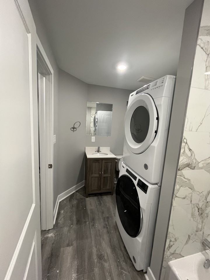 W 5th St #1 - Photo 4 of 13