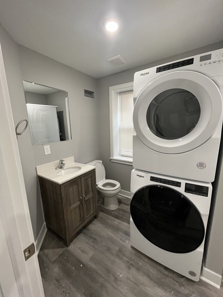 W 5th St #1 - Photo 6 of 13